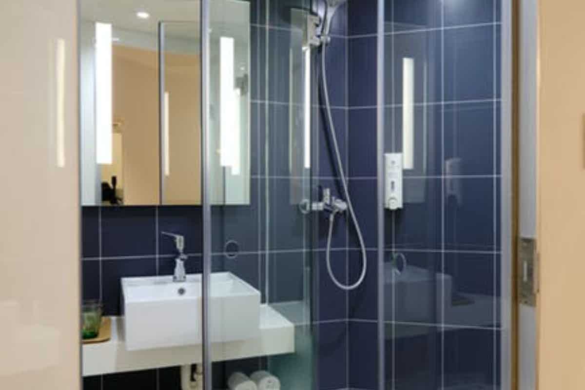 Glass shower enclosure at Cut Rate Glass