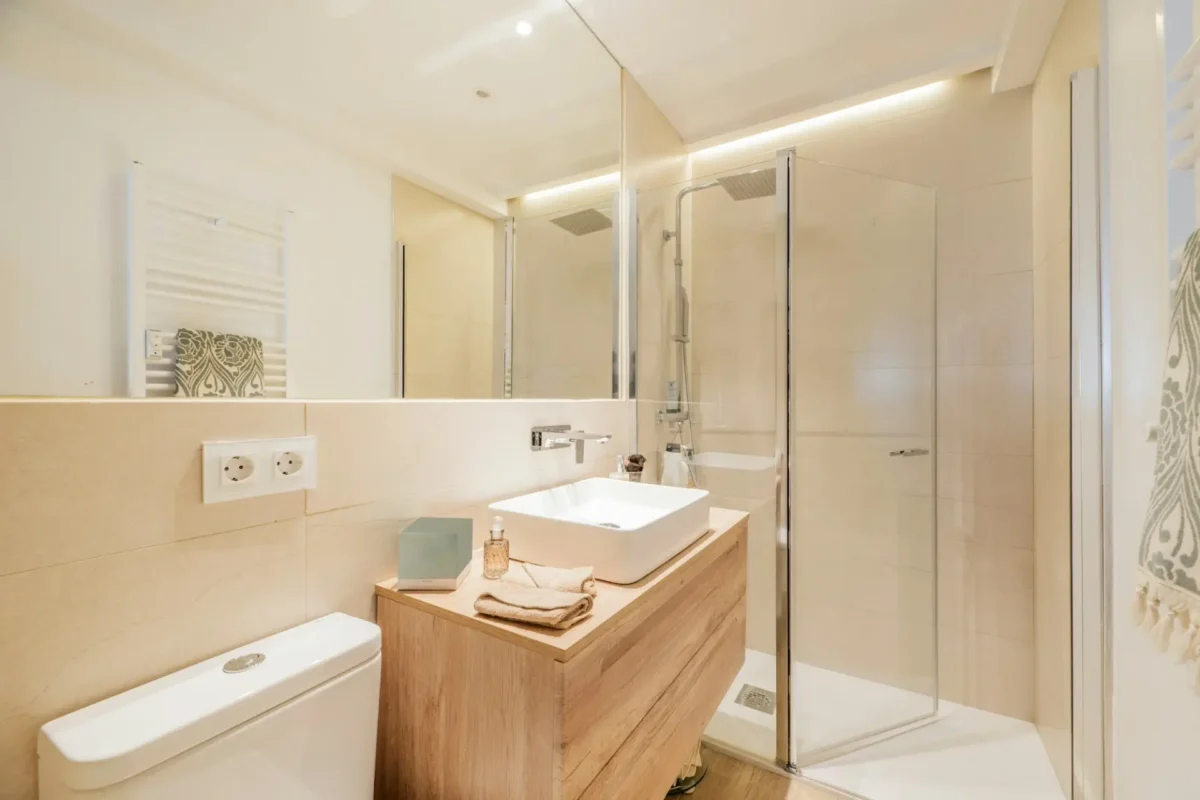 frameless glass shower benefits